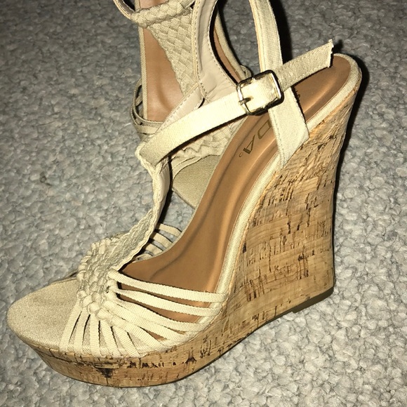Sooa tan wedges - Picture 2 of 2